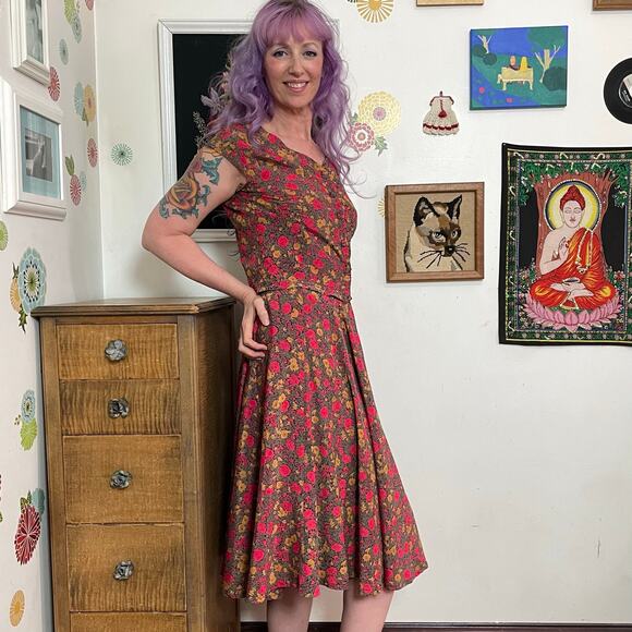 Vintage Red and Gold Floral Skirt Set, 1970s Flower Print Blouse & Skirt Size S - Picture 2 of 11